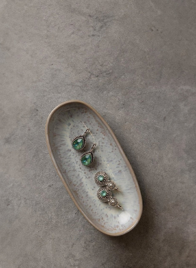 Une Ligne Paris - High Quality Costume Jewelry with Parisian